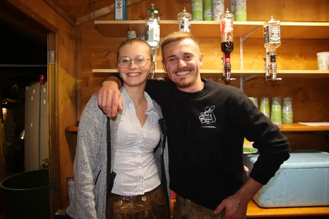 Am Stand der Tiafatoia schenkten Sonja und Daniel aus.