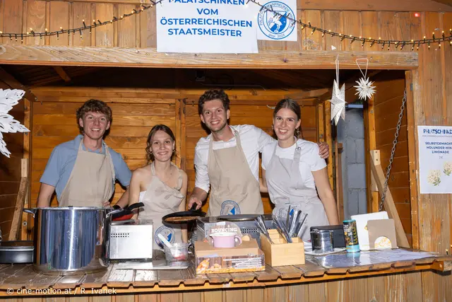 Die Palatschinkenfreunde Himberg. | Foto: cine-motion.at / R. Ivanek