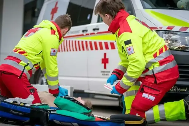 Polizeifahrzeug kollidiert in Salzburg, mehrere Personen unbestimmt verletzt. (Symbolbild) | Foto: Bernhard Knaus