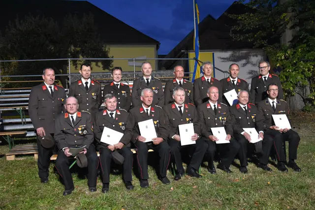 Ehrenzeichen für 40 Jahre Feuerwehr- und Rettungswesen  | Foto: AFK Raabs/Thaya