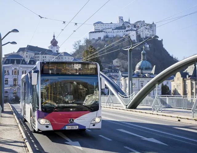 Der Salzburger Verkehrsverbund wird insgesamt 20.000 sogenannte „Schnuppertickets“ auflegen.  | Foto: Salzburg Verkehr/Neumayr
