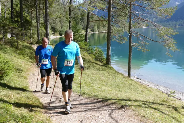 Der Berwerb für Nordic-Walker ist rund 7 Kilometer lang. | Foto: SV Reutte Leichtathletik
