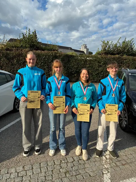 Die vier erfolgreichen Schützen: Lisa Helmberger (7. Platz), Elisabeth Brennsteiner (2. Platz), Brigitte Hauer-Huemer (1. Platz), Elias Wimberger (3. Platz). | Foto: SV Ottsdorf