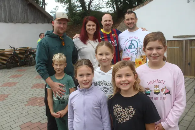 "Reisegruppe Wuppertal" aus Grabern beim Radwandertag. | Foto: arbes