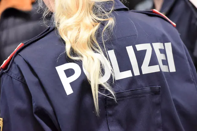 Fußgänger in Simmering ausgeraubt: Polizei fahndet auf Hochtouren. (Symbolbild) | Foto: Spitzi/Smarterpix