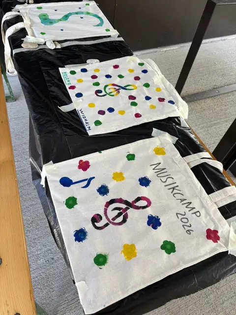 Kreativität war beim Bemalen von Lampions und Stofftaschen gefragt | Foto: STK Retz
