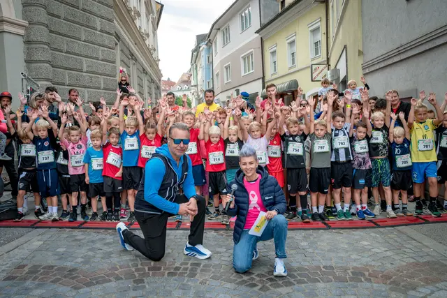 Über 800 Starterinnen und Starter beim diesjährigen Stadtlauf in Wolfsberg sorgten für eine imposante Kulisse. Veranstaltet wurde das Laufevent von den Laufprofis "I-like-it" Mario und Petra Theissl.