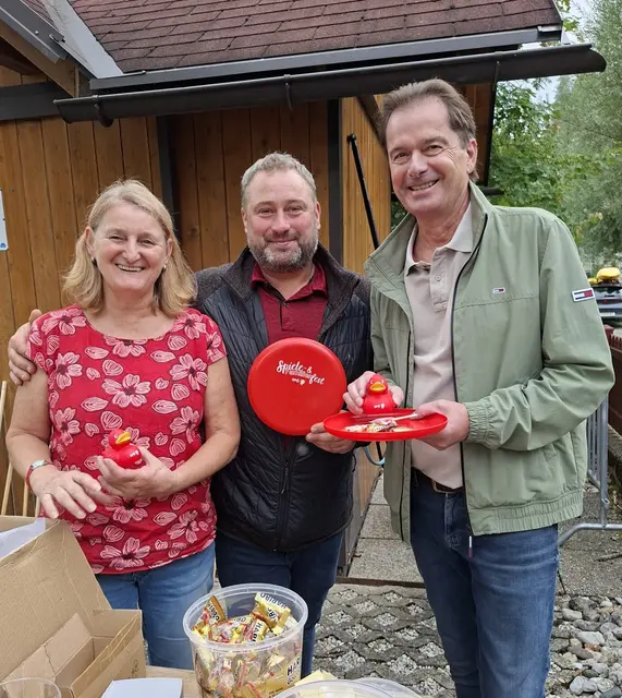 Für eine kinder- und familienfreundliche Gemeinde:
Edith Pfeifer, GR Markus Dick und Bürgermeister Bernhard Moser