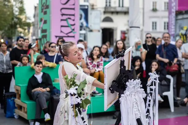 Bei 227 Führungen mit 22 thematischen Schwerpunkten nahmen mehr als 2.500 Besucher:innen teil.  | Foto: Ars Electronica
