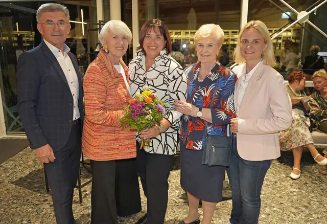 LAbg. Franz Fartek, BM a. D. Maria Rauch-Kallat, NAbg. Agnes Totter, LT-Präs. a. D. Walburga Beutl, LAbg. Martina Kaufmann (v. l.) 