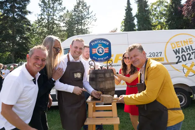 Bieranstich beim großen Familienfest im Welzenegger Park | Foto: Büro Jonke
