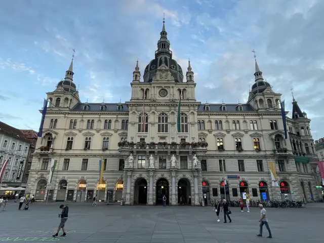 Dunkle Wolken über dem Grazer Rathaus: Am Donnerstag wird das Budget debattiert. | Foto: MeinBezirk