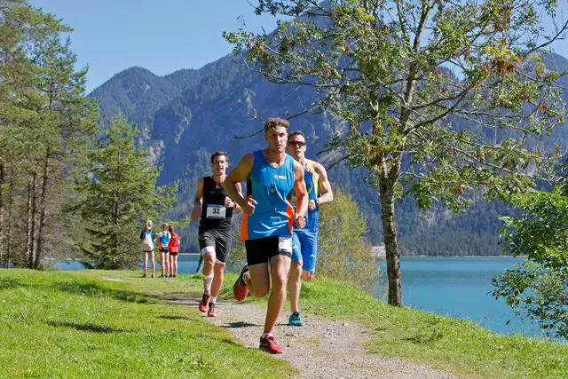 Herzstück der Veranstaltung ist der 10,4 km lange Lauf rund um den Heiterwanger See. | Foto: SV Reutte Leichtathletik