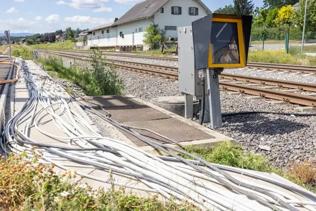 Bis 10. Oktober laufen die Elektrifizierungsmaßnahmen der ÖBB auf Hochtouren. | Foto: ÖBB/Karl-Heinz Ferk