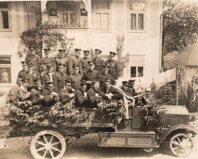 Ein historisches Foto der Feuerwehr Waldzell aus dem Jahr 1925. | Foto: Topothek