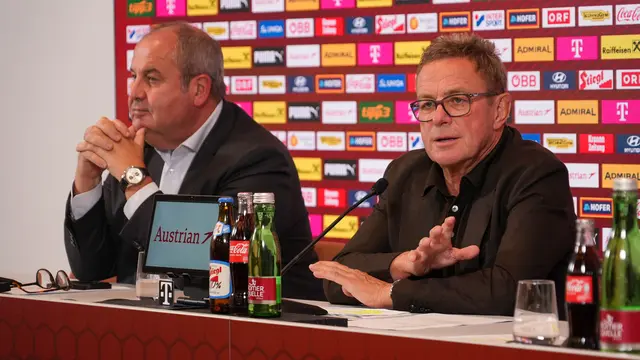 Ralf Rangnick (r.) hat sich für u. a. acht neue Spieler, davon vier Debütanten, entschieden. | Foto: Andreas Pölzl/MeinBezirk