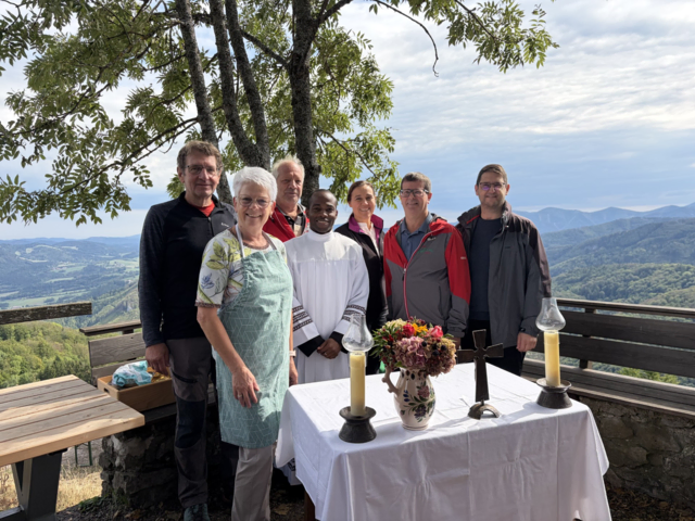 Stefan Plattner, Elisabeth Kahrer, Stadtrat Andreas Klos, Kaplan Valentine, Sabine Reischer, Bürgermeister Albert Pitterle und Manfred Keiblinger | Foto: Marie Reischer