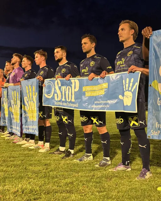 Die SC-Kicker zeigten der Gewalt die rote Karte. | Foto: SC Marchtrenk