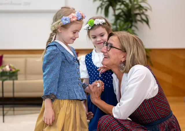 "Die Tracht ist ein Stück gelebte Heimat" - Landeshauptfrau Johanna Mikl-Leitner | Foto: NLK Filzwieser