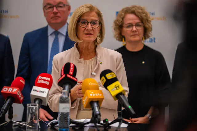 Landeshauptfrau Johanna Mikl-Leitner und das Spitzenteam der VPNÖ präsentiert die „Taskforce Wirtschaft.  | Foto: VPNÖ