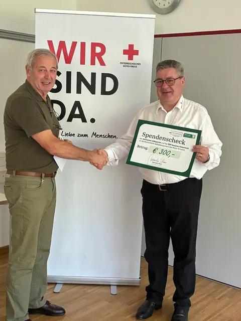 Der Bezirksobmann des Seniorenbunds im Regionalbezirk Feldbach Othmar Sorger mit Kursleiter Josef Schaffler (v. l.)