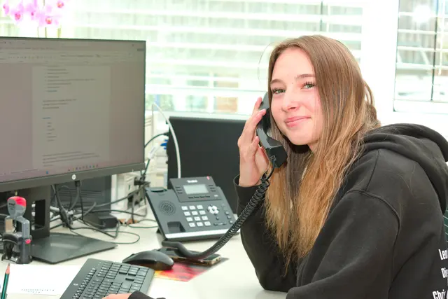 Elena freut sich, sich nicht für ihren ursprünglichen Traumberuf entschieden zu haben und ist mit der tatsächlichen Entscheidung voll zufrieden  . | Foto: Alfred Hofer