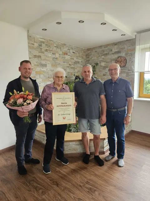 Gemeinderat Fabian Mosgöller, Maria Mistelbauer, Thomas Mistelbauer und Bürgermeister Friedrich Fürst. | Foto: Marktgemeinde Martinsberg