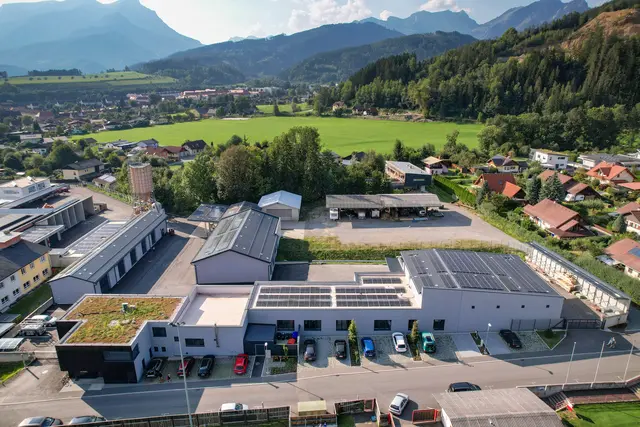 Die Beschlüsse im jüngsten Trofaiacher Stadtrat umfasssen unter anderem den Einbau eines Liftes in der Rebenburggasse, Vorbereitungen für den Winterdienst sowie Förderungen für Studierende und Vereine. | Foto: Stadtgemeinde Trofaiach