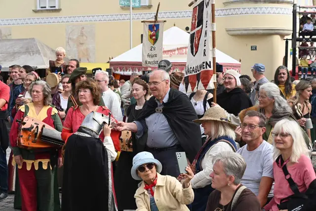 Auch Ex-Minister Wolfgang Brandstetter - wohnhaft in Eggenburg - gesellte sich unter die vielen Gäste. | Foto: Edi Poss