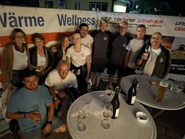 Die Besucher waren in Feierlaune. | Foto: Freiwillige Feuerwehr Wimpassing