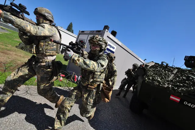 Die Vorführungen der Soldatinnen und Soldaten sorgte für großes Interesse. | Foto: BMLV/Robert Gießauf
