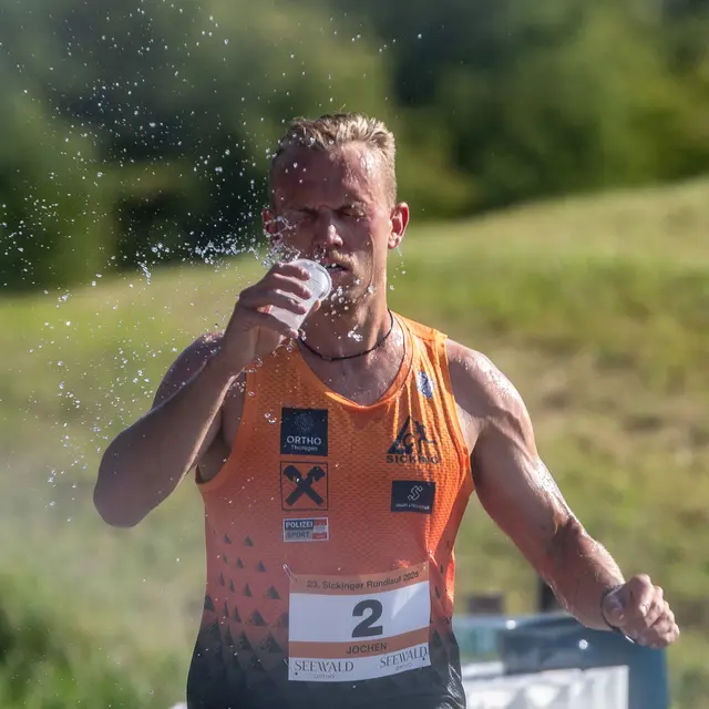 Mit einer Zeit von 1:59:20 Stunden sicherte sich Jochen Köllnreiter den Sieg. | Foto: LC Sicking