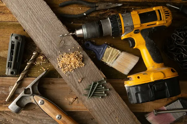 Die DIY-Branche zählt zu den wichtigen Wirtschaftsfaktoren des Landes – besonders in den Sommermonaten greifen viele Österreicherinnen und Österreicher selbst zu Werkzeug und Farbe. (Symbolbild) | Foto: Unsplash / benjamin lehman
