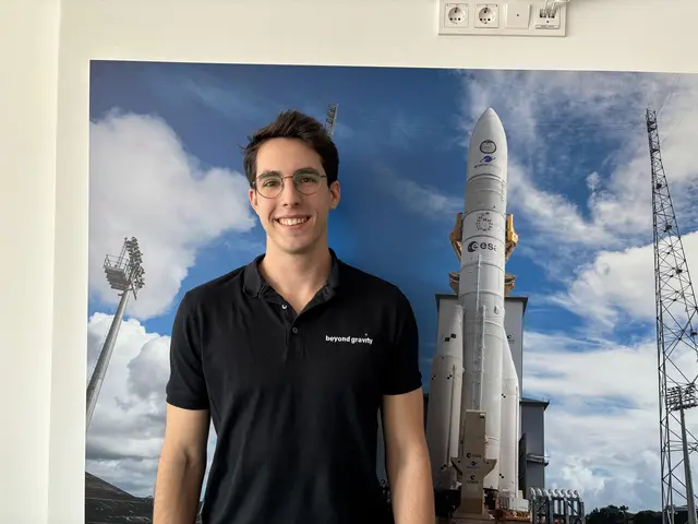 Felix Altmayer ist Ausbildner bei Beyond Gravity. | Foto: Marlene Graupner/MeinBezirk