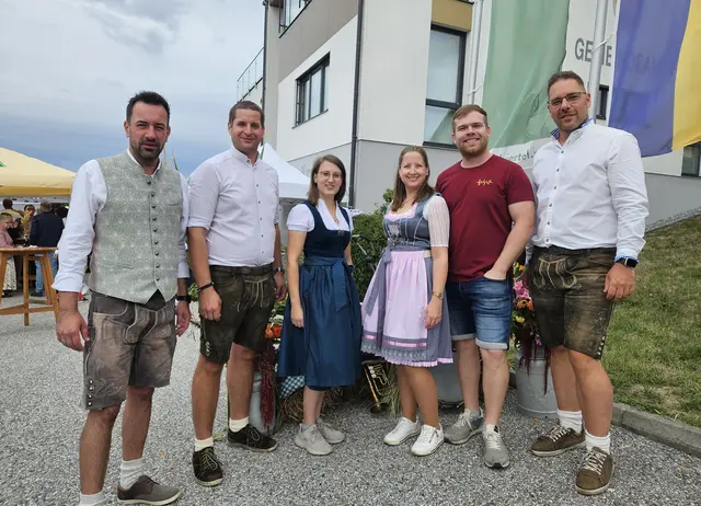 Bürgermeister Andreas Straßer, Vzbgm. Christian Kletzl, Jugendreferentin Christine Höchtl, Kapellmeister-Stellvertreterin Tanja Baireder, Kapellmeister Lukas Rauscher und Obmann Martin Baireder freuten sich über den zahlreichen Besuch.
 | Foto: Gemeinde Echsenbach