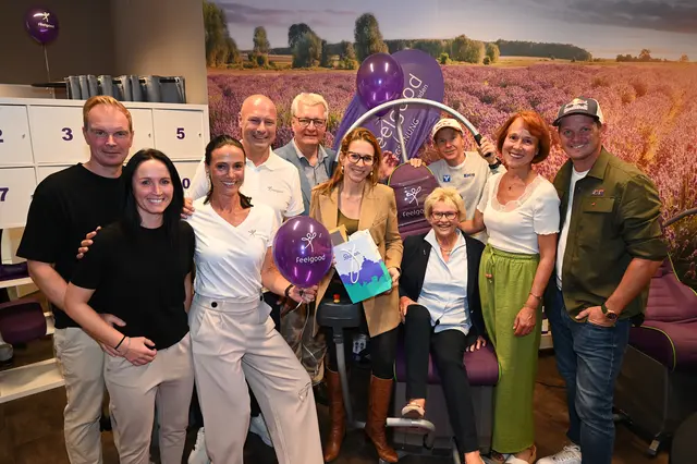 Bernhard Metzler, Jaqueline Seifriedsberger, Michaela und Michael Roscher, VP-Landtagsabgeordneter Christoph Kainz, Bürgermeisterin Carmen Jeitler-Cincelli (ÖVP), Stadträtin Maria Wieser, Andi Goldberger, Stadträtin Angela Stöckl-Wolkerstorfer und Thomas Morgenstern. | Foto: 2026psb/sap