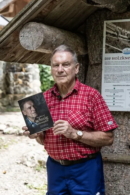 Siegfried Leitner bei der Präsentation seines Buches "Mein Blick auf achtzig Lebensjahre" | Foto: klaus-zettler.at