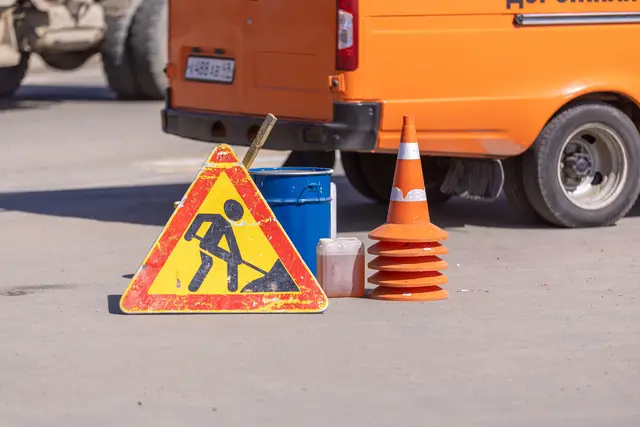 Für Verkehrsteilnehmer kann es während der Bauarbeiten zu Umleitungen und Wartezeiten kommen.
 | Foto: pexels / Sergei Starostin