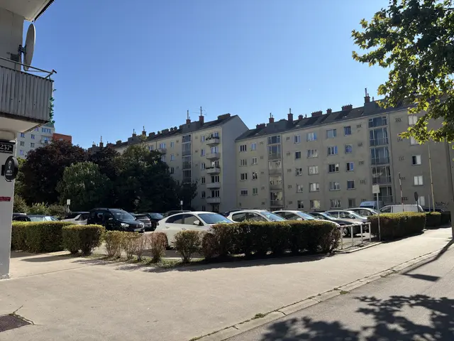 Statt der rund 70 Stellplätzen wird in der Engerthstraße ein neuer Gemeindebau errichtet.  | Foto: Luca Arztmann/MeinBezirk