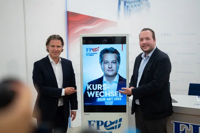 Unter dem Motto „So kann’s nicht weitergehen – Kurswechsel nur mit uns!“ starten die Wiener Freiheitlichen ihre große Herbstkampagne. Hier zu sehen: die Landesparteisekretäre Lukas Brucker und Michael Stumpf. | Foto: FPÖ Wien