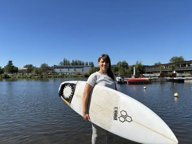 Mitte September startete Ball zum Trainingslager nach Südostasien. Surfen in der Mur oder im Mühlgang bleibt vorerst ein Traum.  | Foto: MeinBezirk/Markus Kropac