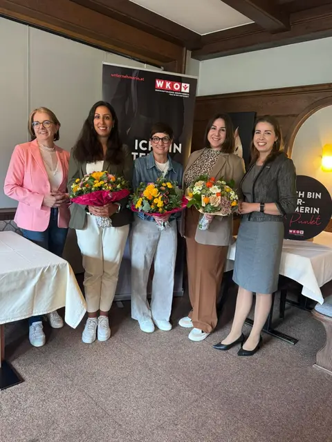 Monika Hartl (Mitte) übernimmt den Vorsitz – Anne Huber und Amrit Gill sind Stellvertreterinnen.  | Foto: Frau in der Wirtschaft