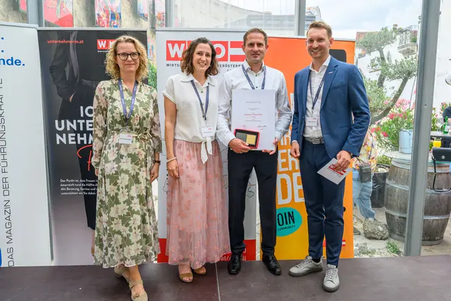WKO-Leiterin Andrea Danda-Bäck mit Katharina Resch, Helmut Resch und WKO-Obmann Jürgen Kapeller. | Foto: cityfoto
