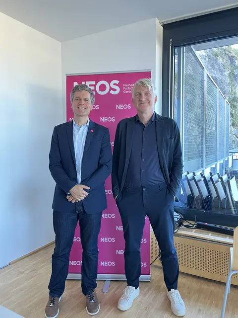 Neos-Gemeinderat Gemeinderat Lukas Rupsch mit Stefan Bendiks von "Artgineering", einem auf öffentlichen und Verkehrsraum spezialisierten Planungsbüro. | Foto: Neos Salzburg