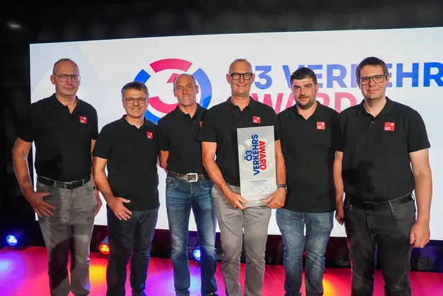 Die Straßenmeisterei Zams wurde in Wien mit dem Ö3-Verkehrsaward 2026 ausgezeichnet. Im Bild (v. li.): Florian Larcher, Bernd Stigger, Christoph Senn, Hartmut Neurauter, Anton Eberhart und Johannes Monz. | Foto: Land Tirol/Järvinen
