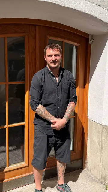 Matthias Thaler eröffnete dank der Leerstandsinitiative sein Tattoo-Studio in der Haller Altstadt. | Foto: Agentur Fundus Gmbh