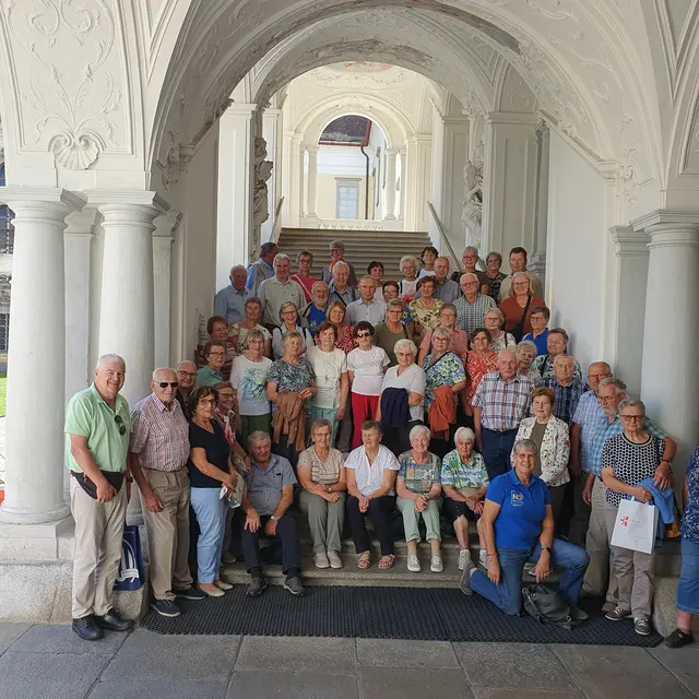 Die Gruppe aus dem Bezirk Waidhofen bei der Wallfahrtskapelle St. Florian | Foto: NÖ Senioren