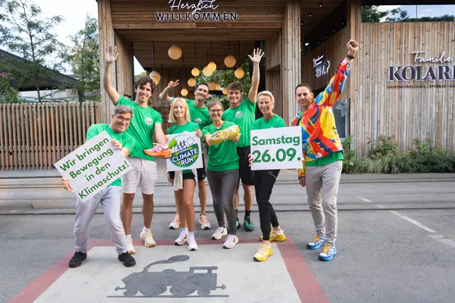 Das Climate Run-Team überzeugte sich schon von den Bedingungen im Prater. v.l.: Meteorologe und Fernsehmoderator Andreas Jäger, Planet Matters-Gründer Felix Krainer, Schauspielerin Valerie Huber, Olympiateilnehmer Andreas Vojta, Climate-Run-Mitbegründerin Theresa Neuberger, Content Creator Jonas Bosco, Model Martina Gleissenebner-Teskey und Climate-Run-Initiator Stefan Neuberger.  | Foto: Philipp Renisch