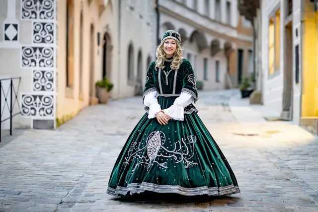 Der traditionelle Adventmarkt am 8. Dezember in Klaus wird heuer vom Steyrer Christkindl eröffnet. | Foto: Der Botagraph