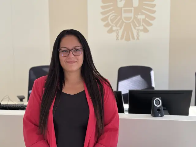 Jennifer Täubl arbeitet seit 14 Jahren im Bezirksgericht Hernals - mit einer Lehre zur Verwaltungsassistentin hat alles begonnen.  | Foto: Ipirotis/MeinBezirk